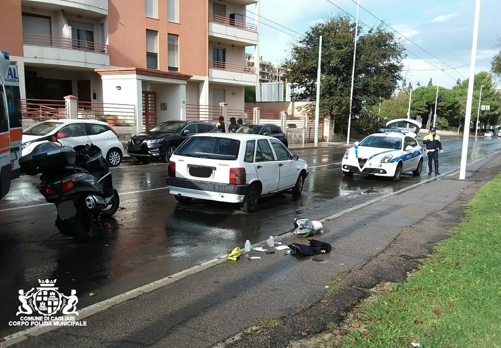 Cagliari, bruttissimo incidente in viale Marconi: motociclista 46enne grave in codice rosso