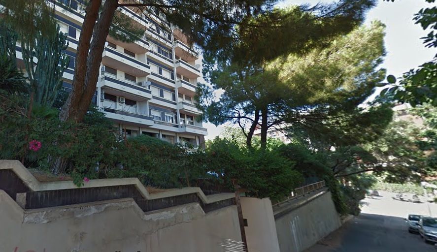 Cagliari, furto in pieno giorno a Monte Urpinu: ladri in fuga con soldi e gioielli