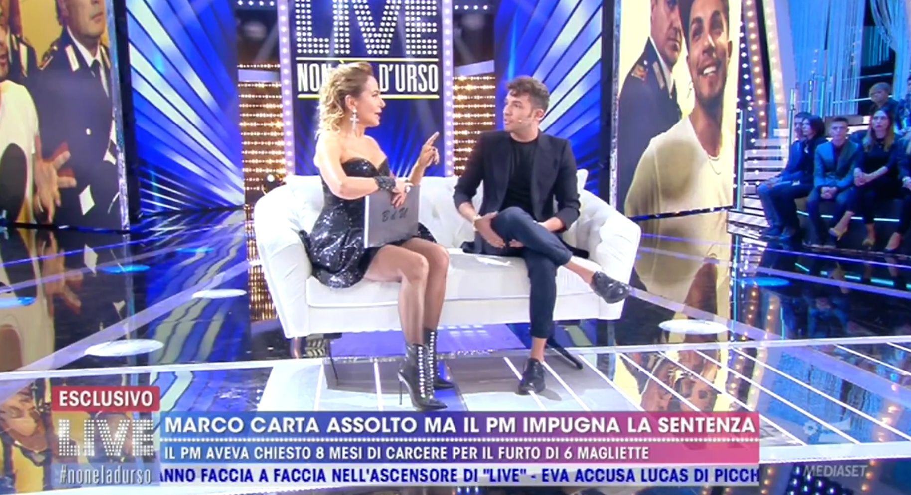 Marco Carta a Canale 5: “Non sapevo che dentro quella borsa ci fossero delle magliette”