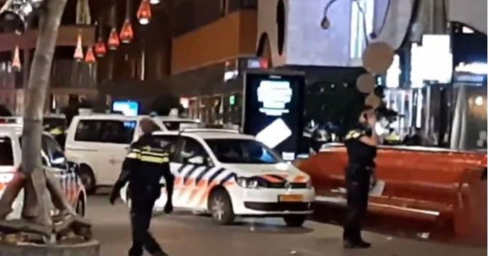 Terrore a L’Aia, coltellate in centro durante il Black Friday: 3 feriti