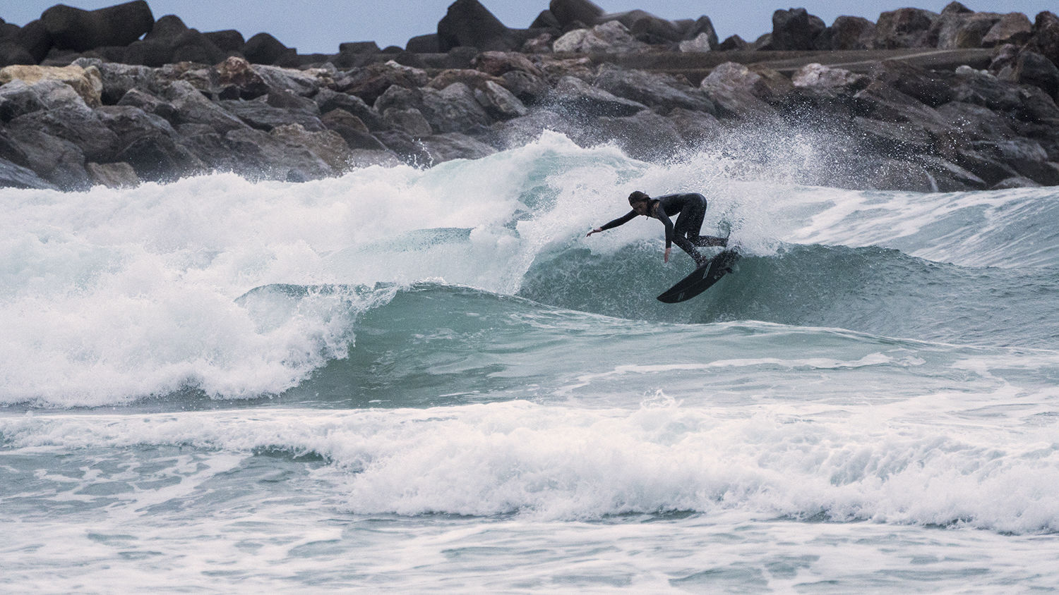 Arrivano i giovani assi del surf: la Sardegna scelta per la finale del campionato italiano junior