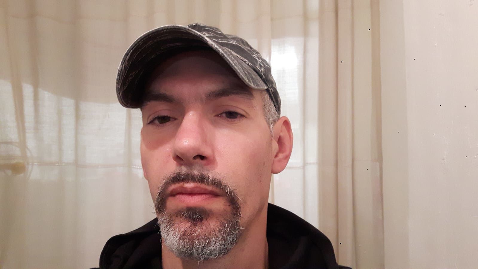 Monserrato, l’odissea di un 40enne: “Invaso dai rifiuti del locale di mio fratello morto”