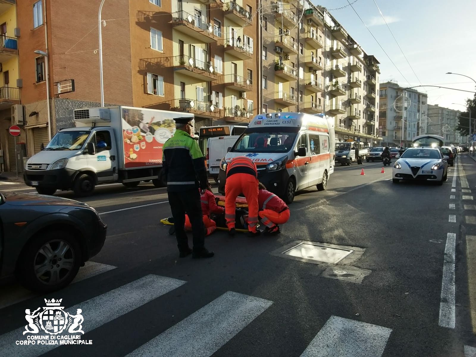 Cagliari, 48enne travolto sulle strisce davanti all’ospedale in via Is Mirrionis