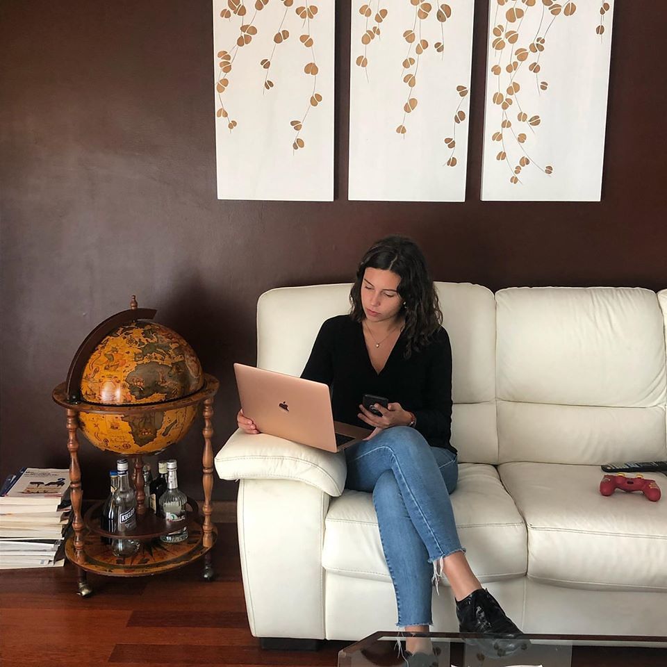 Cagliari, scontro politico su sicurezza e stranieri: “Truzzu, ordinanza razzista”. La replica: “La sinistra odia le divise”