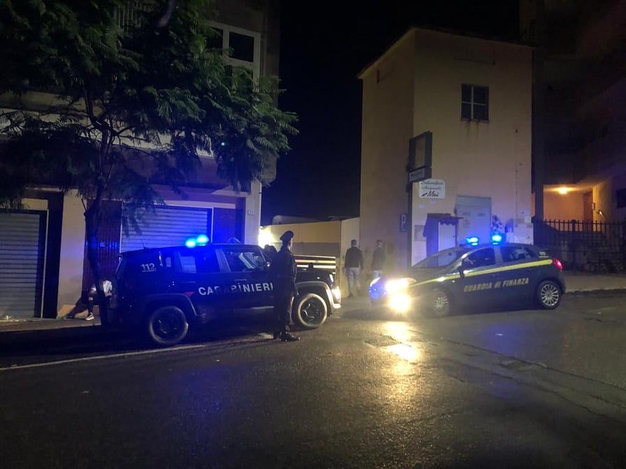 Carbonia, nel discopub lavorano 17 persone in nero: maxi multa e chiusura per il “Sottosuono”