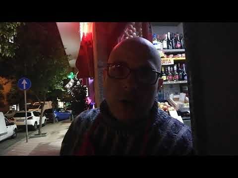 Francesco, negoziante di via Pergolesi: “Topi e strada buia, in via Roma se la passano molto meglio”