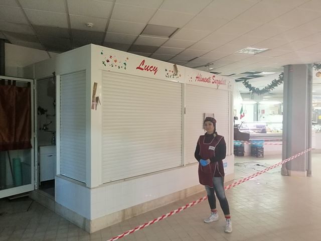 Mercato di Quartu, un’operatrice disperata: “Troppi disagi, siamo in crisi: i clienti scappano a causa dei problemi”