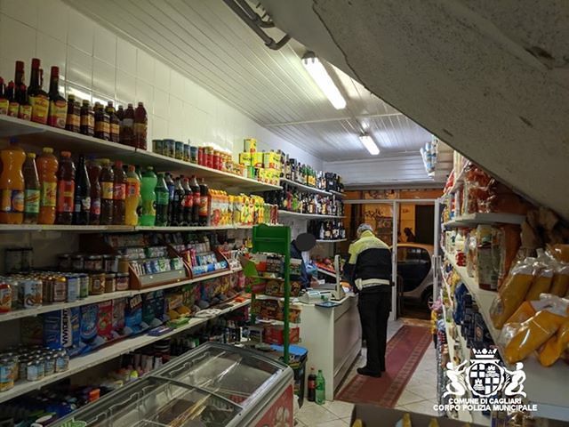 Cagliari, maxi multe da 500 euro: scoperti due market che vendevano alcol dopo le 21