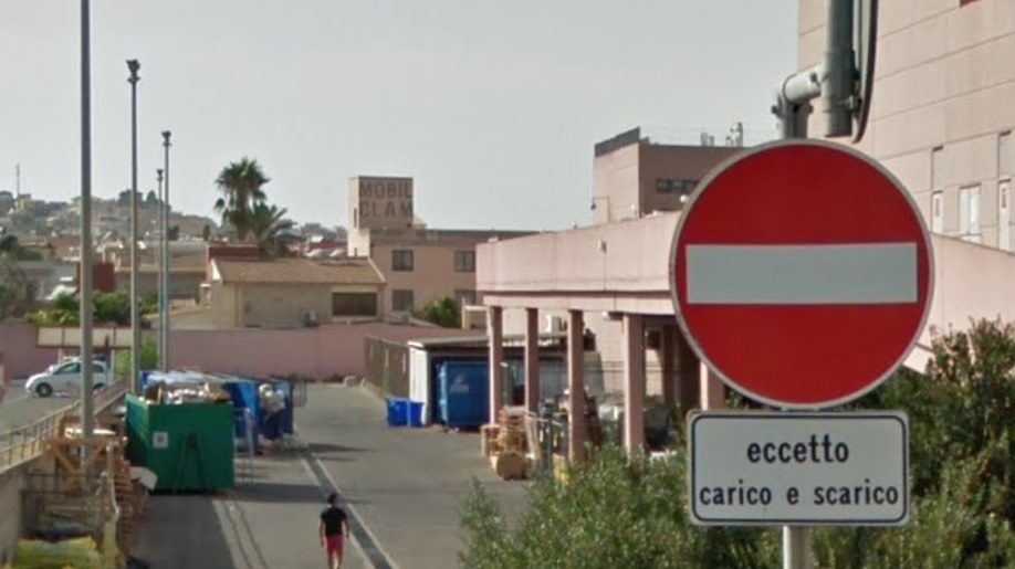 Cagliari, giù il vecchio mobilificio: nuovo centro commerciale in arrivo a Pirri