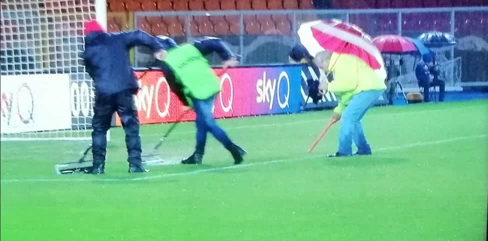 Lecce-Cagliari rinviata, si gioca domani alle 15: sarà un lunedì di passione per i tifosi rossoblù