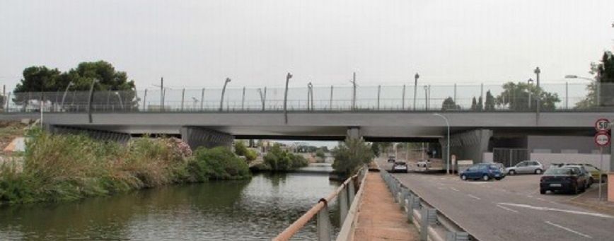 Cagliari, giù il ponte Vittorio: nel viadotto del futuro la metro e le piste ciclabili