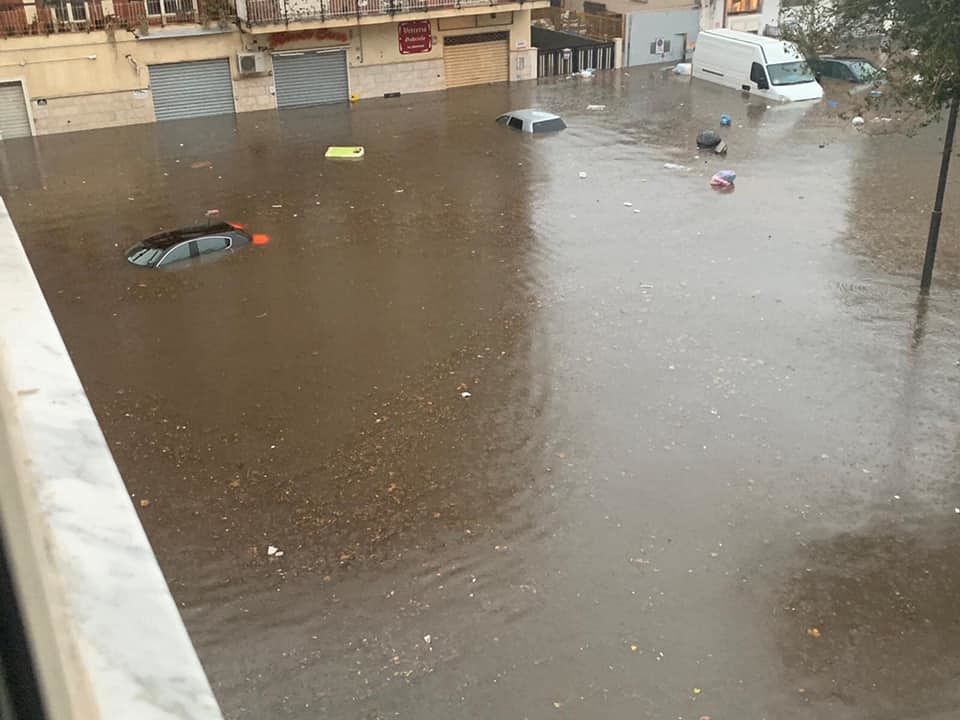 Reggio Calabria, la città si ritrova sott’acqua: “Ma stiamo scherzando? Qui è tutto allucinante”
