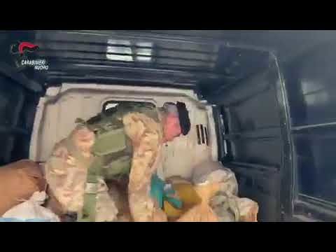 Sardegna, sequestro di droga da record: ben 700 kg di “fumo” trovati a Orgosolo con armi e esplosivi (VIDEO)