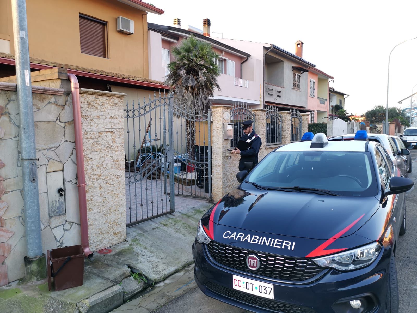 Furti e rapine, armi e droga: maxi operazione dei carabinieri nell’Isola, 5 arresti