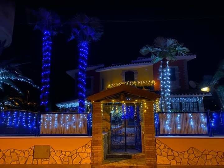 Le più belle luminarie di Natale in Sardegna: ecco l’esempio di Siurgus
