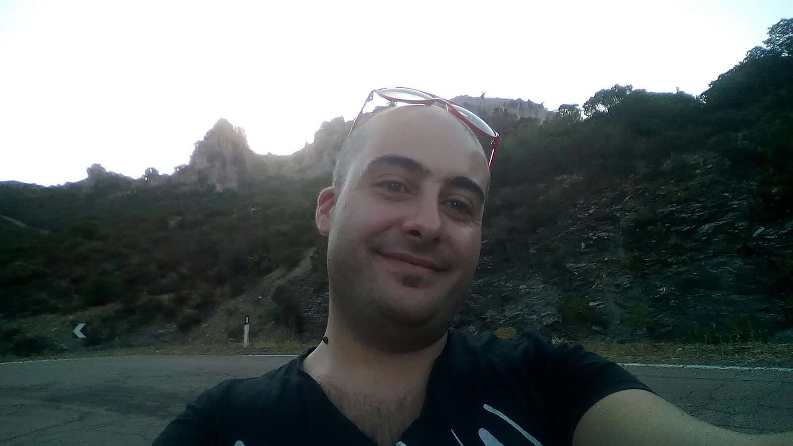 Sant’Andrea Frius, la rabbia dei genitori di Francesco Melis: “Morto per colpa della strada buia, vogliamo giustizia”