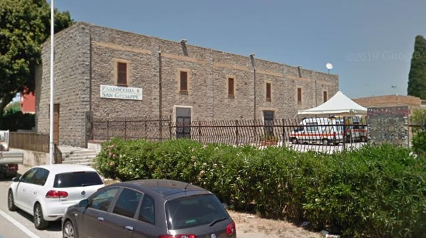 Pirri, ladri scatenati nella polisportiva di via Toti: “Rubati 1400 euro e i completini dei bambini”