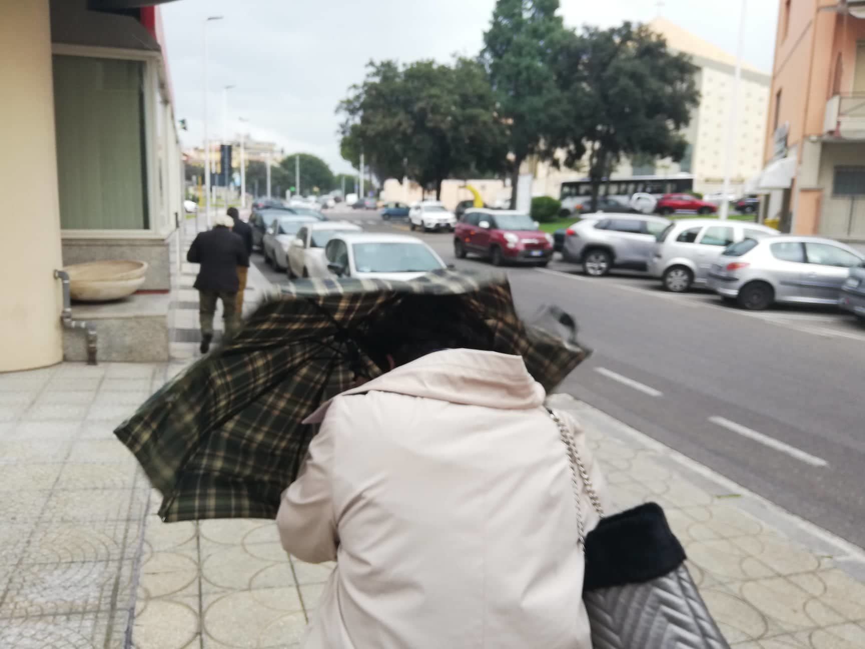 Venti di burrasca e temporali, allerta arancione allungata nel Sud Sardegna: 28 ore