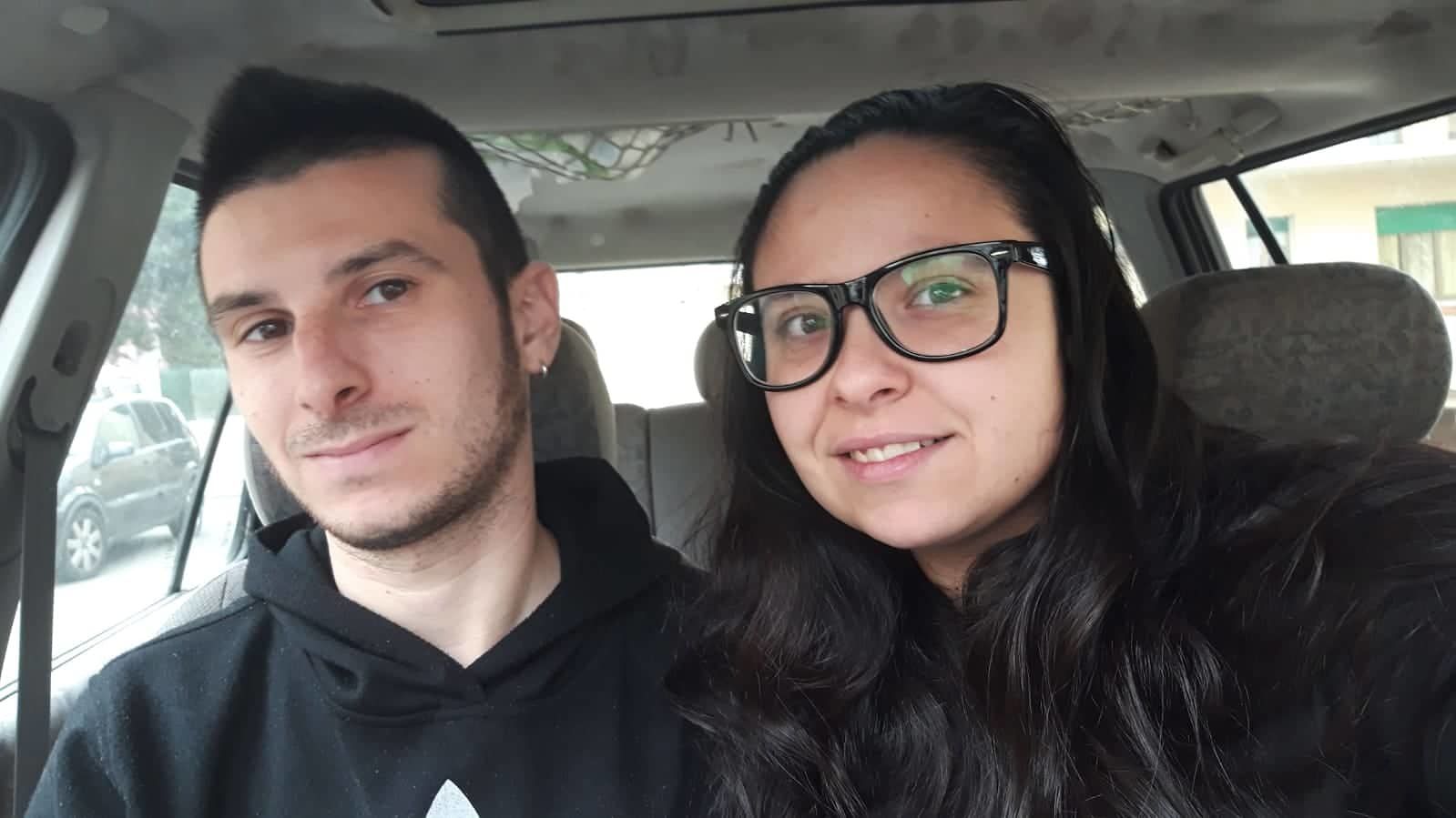 Capoterra, pioggia di doni per Sharon e Simone: “Ci hanno regalato anche passeggini per le nostre figlie”