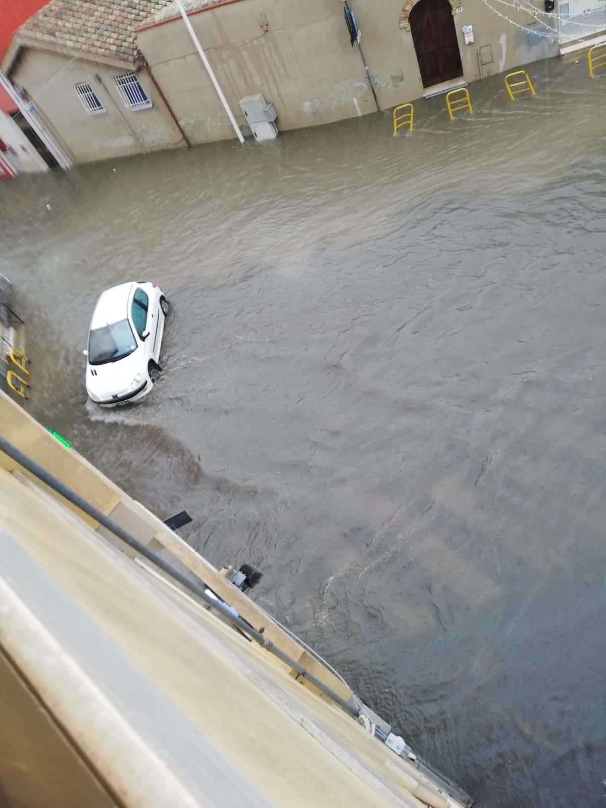 Maxi temporale su Cagliari, via Italia e via Balilla a Pirri invase dall’acqua: il video