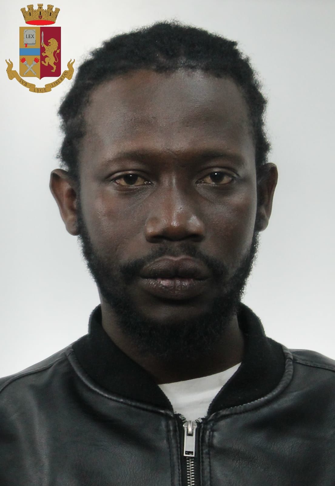 Cagliari, spaccia droga dietro le casette del mercatino di Natale: giovane straniero in arresto