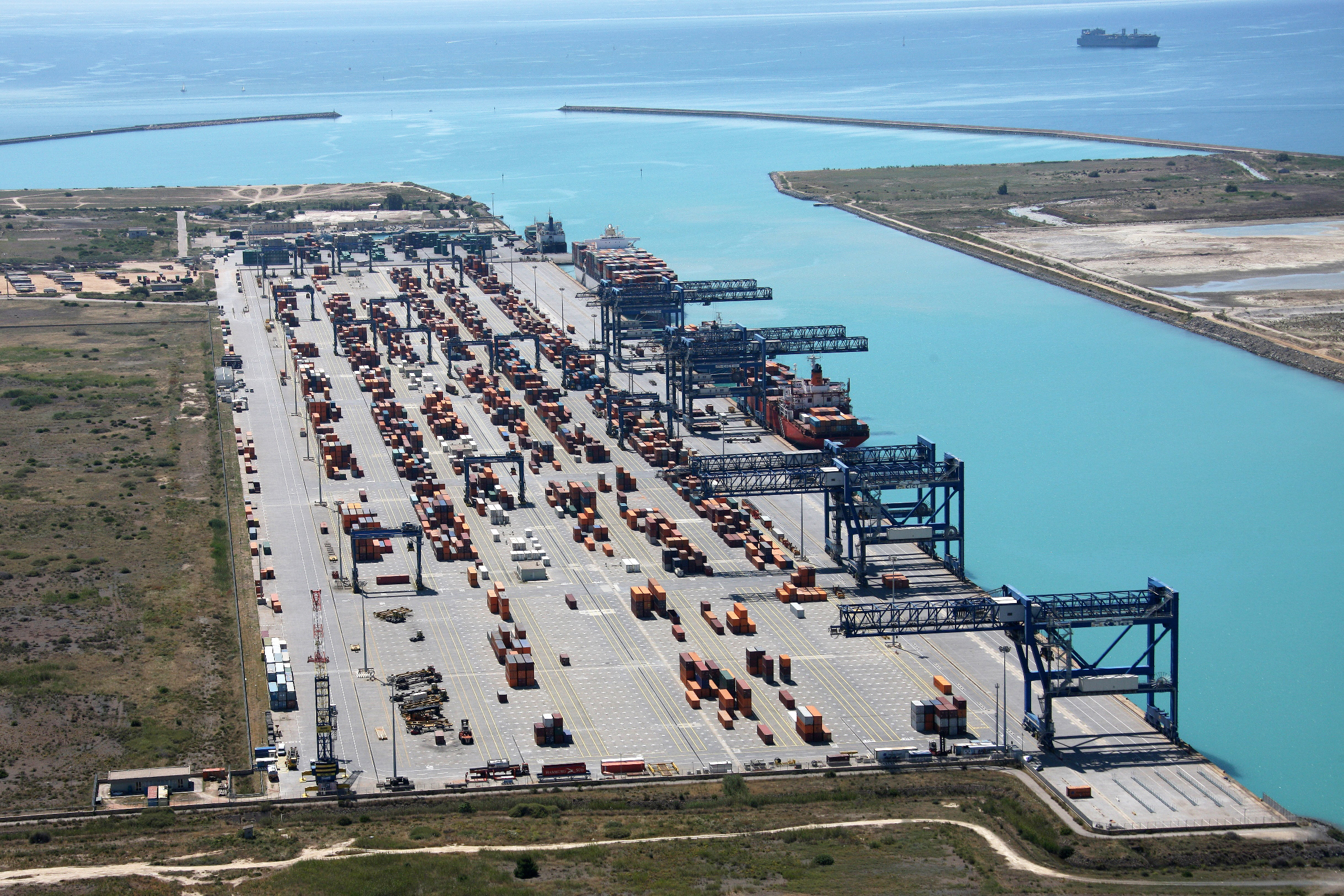 Cagliari, il Porto Canale in crisi finisce sul mercato: “L’affitto? Due milioni all’anno”