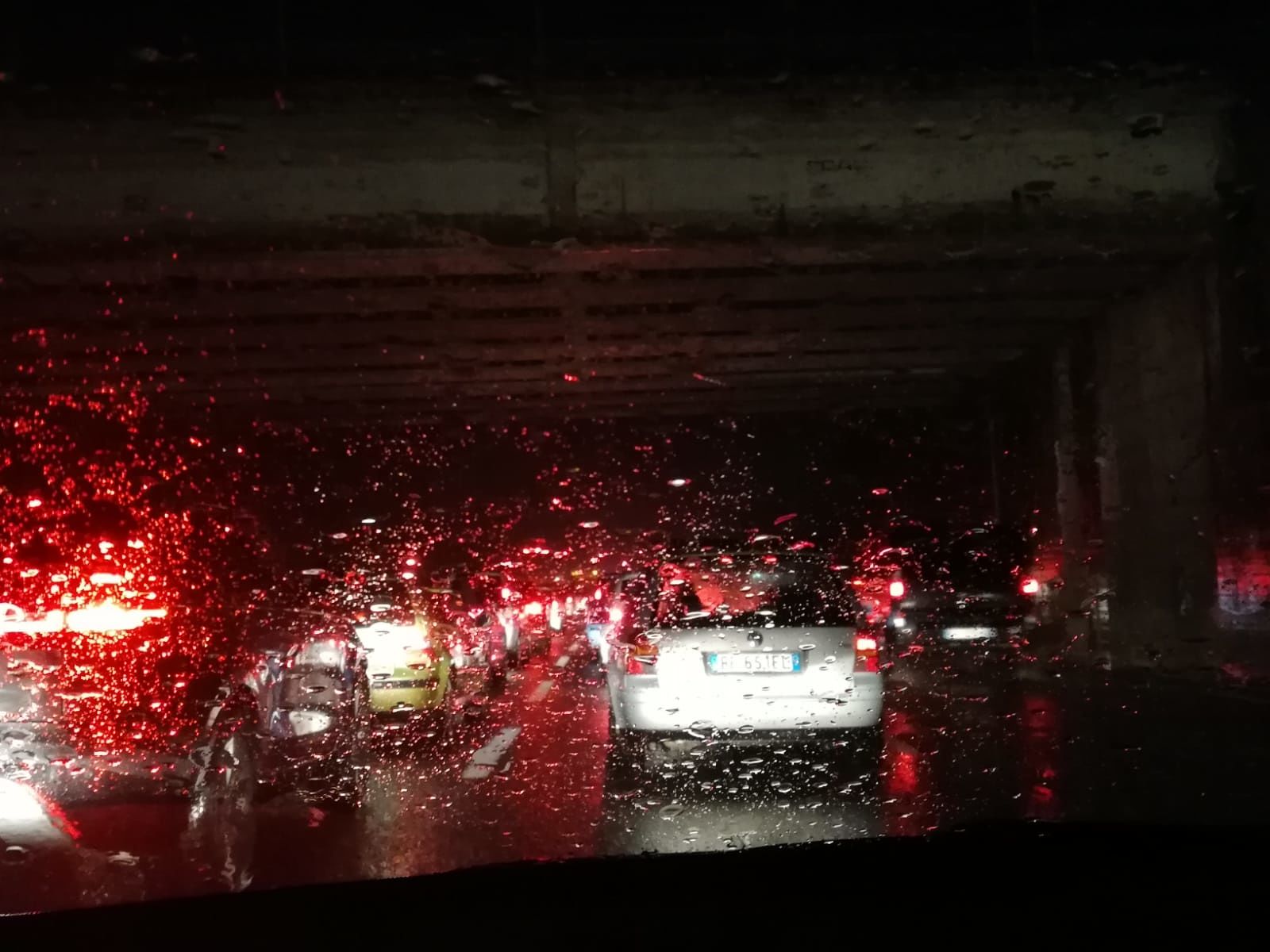 Traffico in tilt sulla Ss 130 per il maltempo, tutti in fila da Cagliari ad Assemini