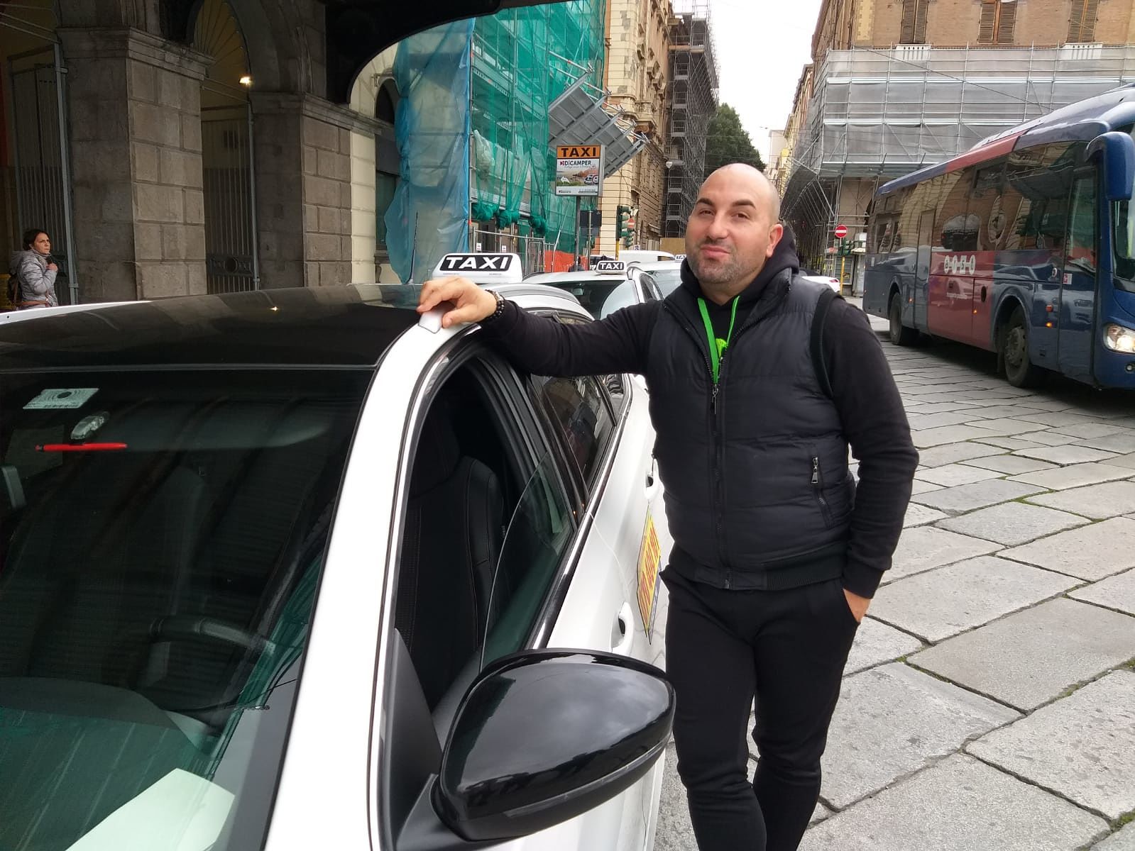 “Faccio il taxista a Cagliari da 10 anni, spero che il corso d’inglese del Comune sia gratuito”