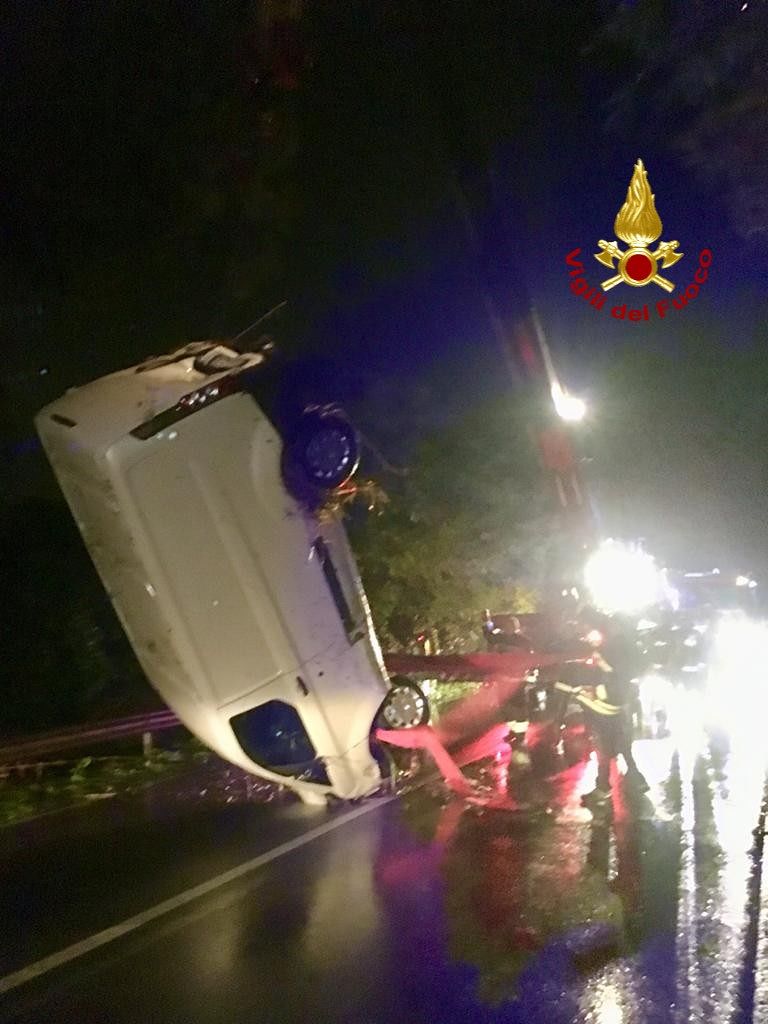 Soleminis, furgone travolto dalla furia dell’acqua: tre ragazzi riescono a salvarsi all’ultimo