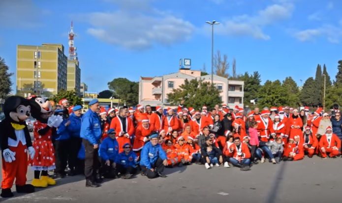 Festa natalizia per i bimbi del Microcitemico? “Sì, ma per le foto serve la liberatoria”
