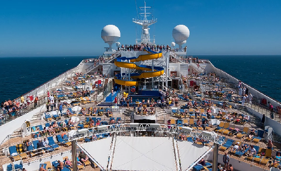 Cagliari, la denuncia: “Abbiamo pagato centinaia di euro per una crociera fantasma” 