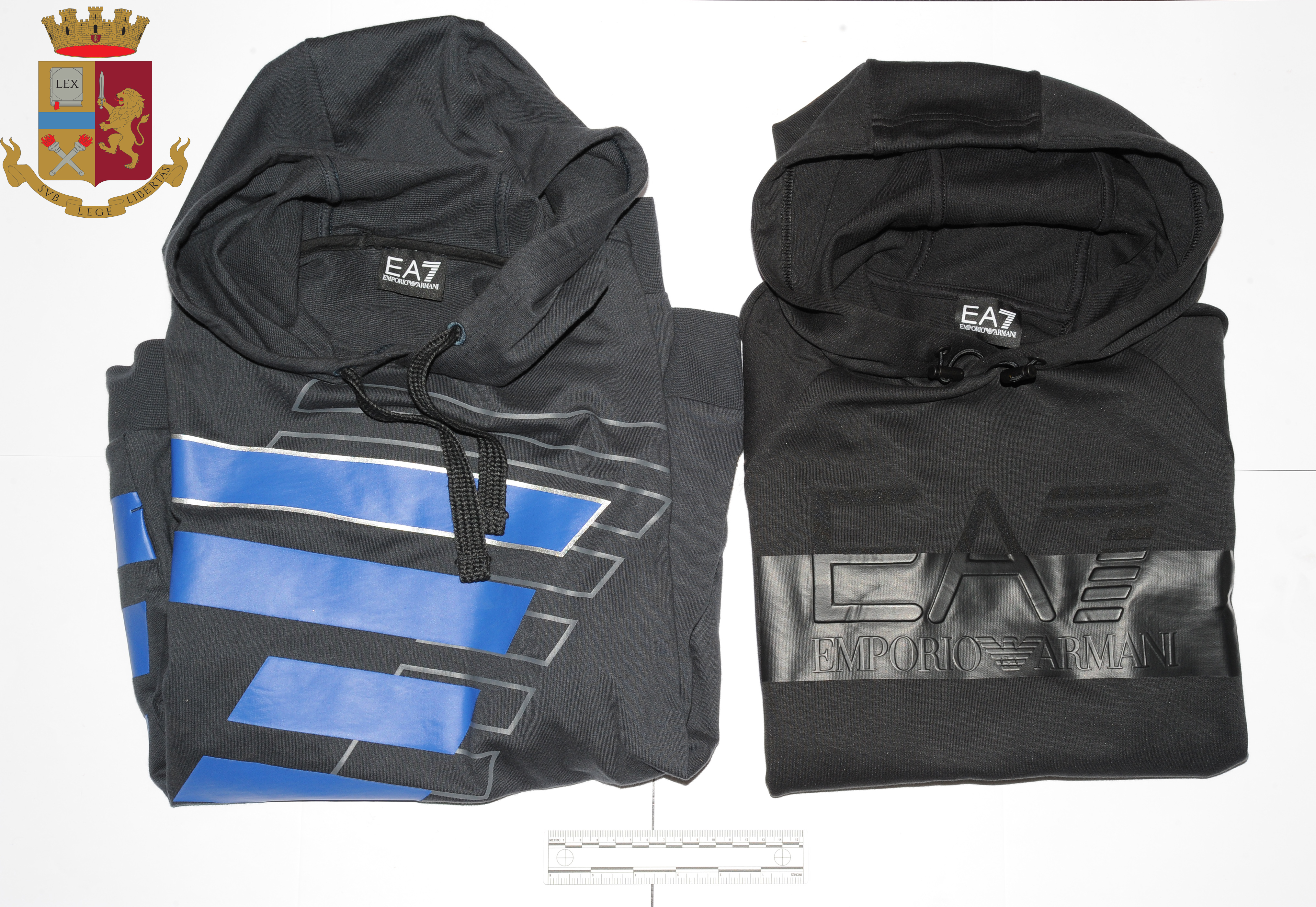 Rubano felpe griffate: due giovani fidanzati arrestati a Nuoro