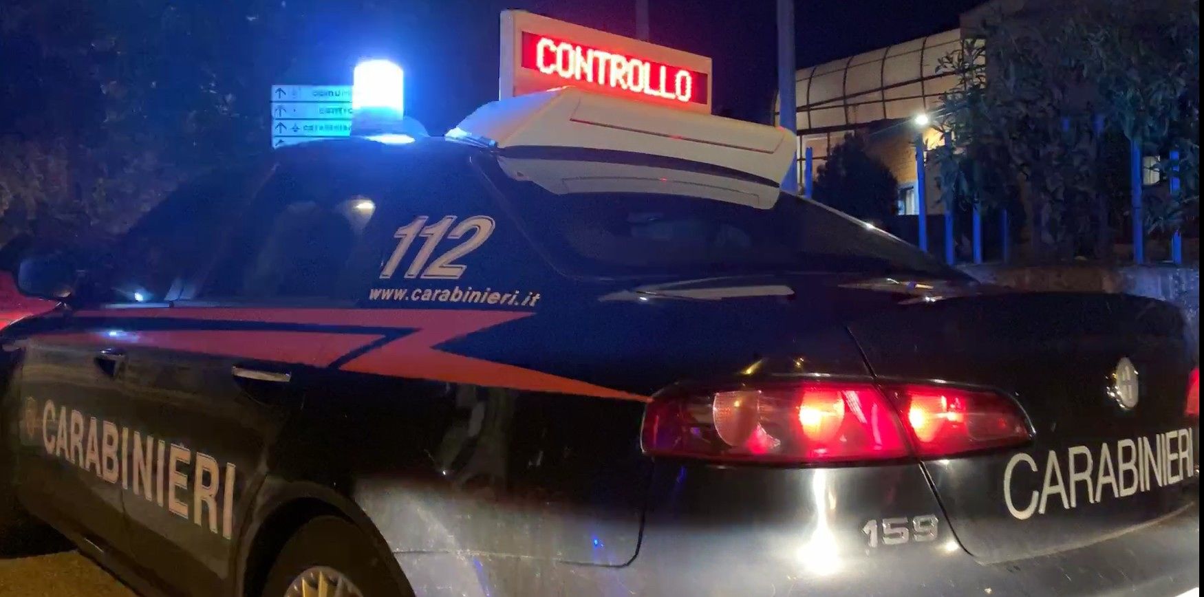 Nuoro: brucia l’alt dei carabinieri, tampona la Gazzella e si dà alla fuga a folle velocità