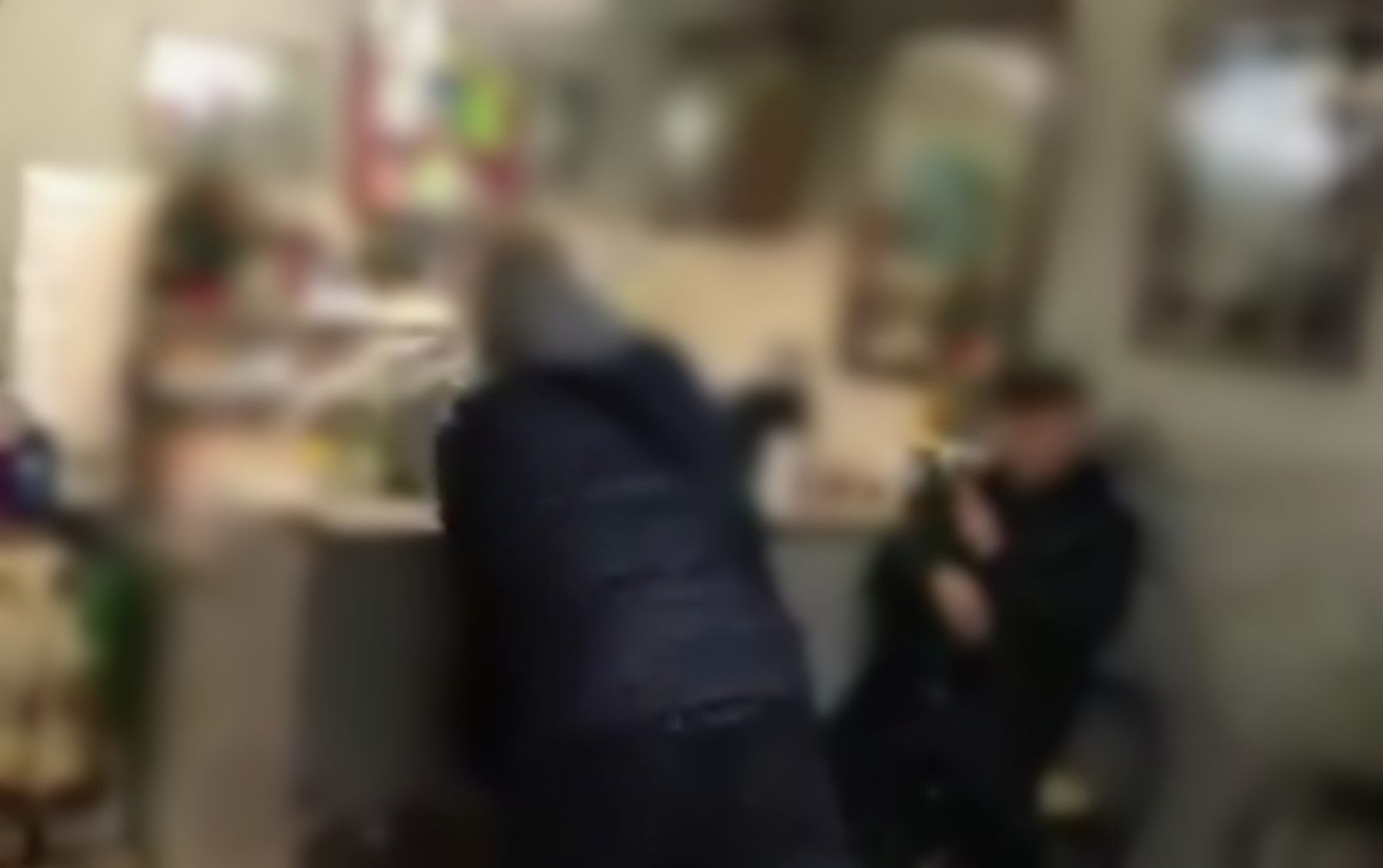 Cagliari, bottigliata in testa a un ragazzo: i responsabili hanno le ore contate