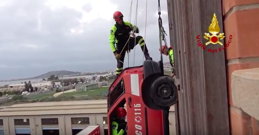 Cagliari, anche mille bambini ospiti dei vigili del fuoco per la Festa di Santa Barbara