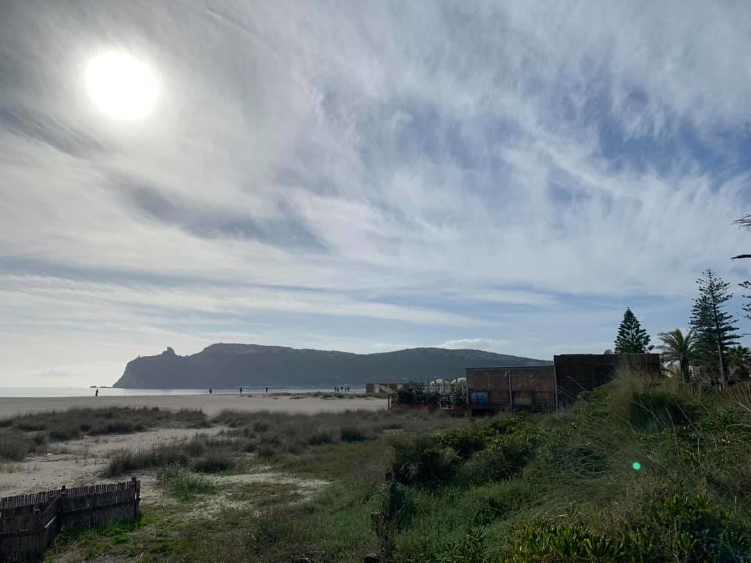 Caldo anomalo, oggi a Cagliari quasi 20 gradi: “Ma da martedì in arrivo un vortice ciclonico con possibili nubifragi”