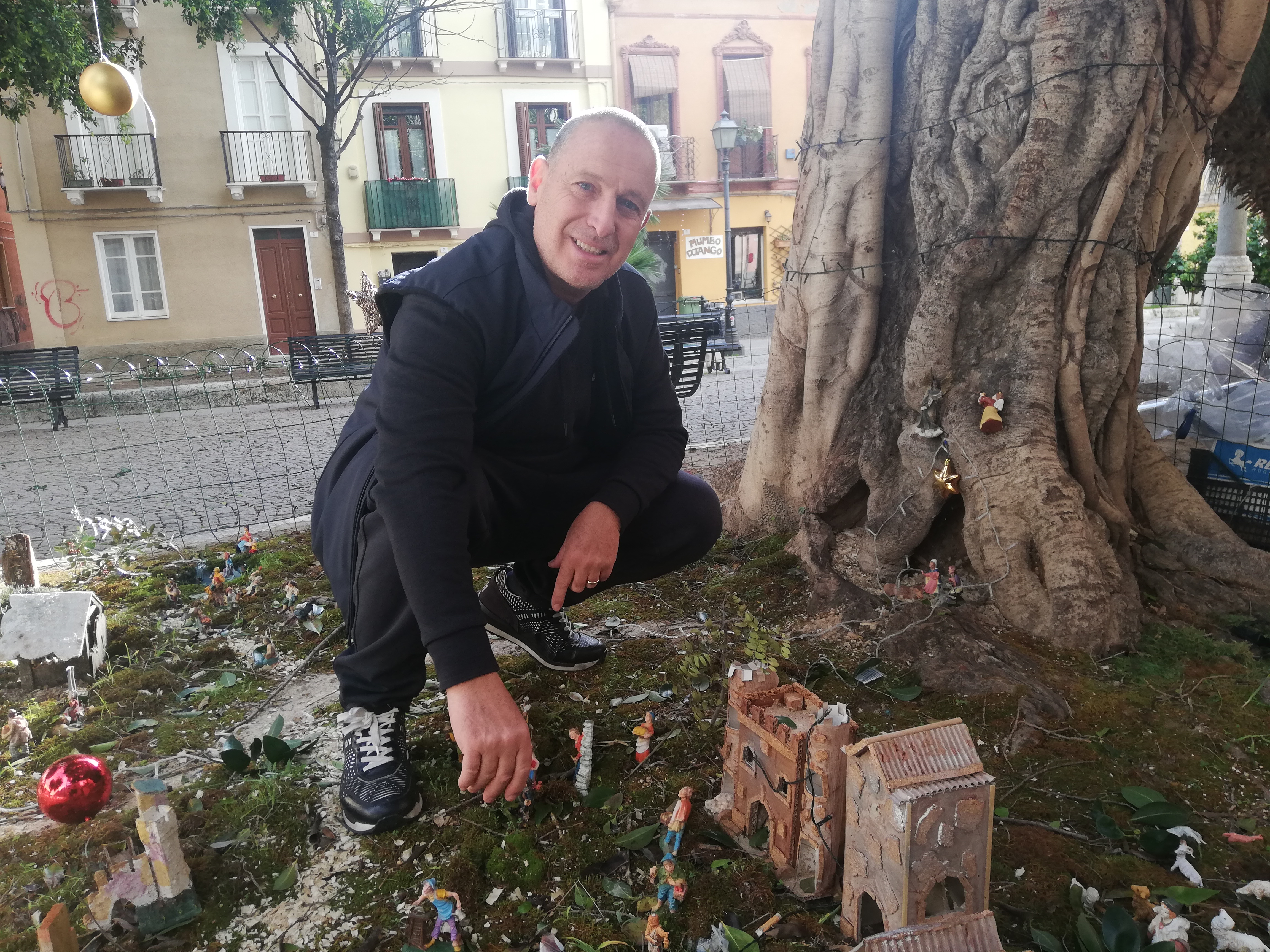 Cagliari, a Villanova il presepe all’aperto multietnico: “Realizzato da bambini italiani e stranieri”