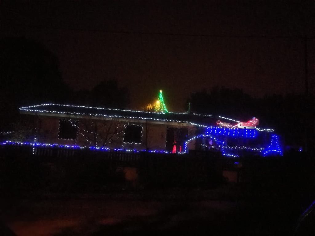 Le più belle luminarie in Sardegna: guardate la casa super natalizia di Sadali