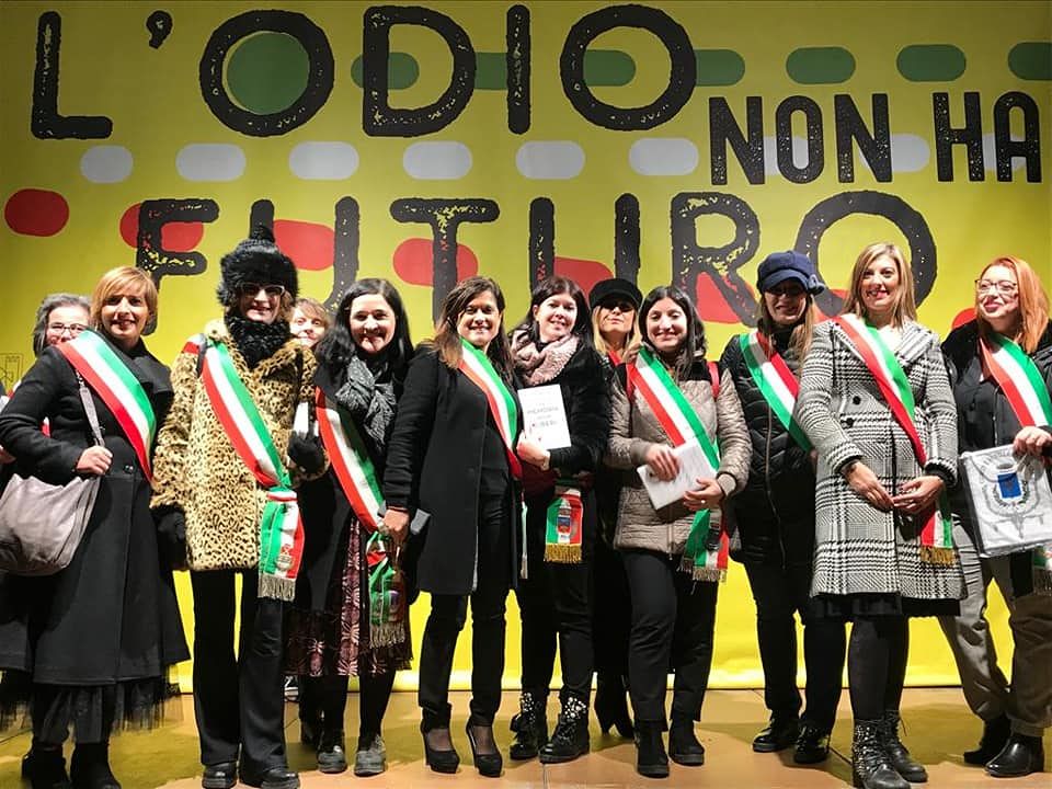 Trenta sindaci sardi a Milano con Liliana Segre: “Perchè l’odio non ha futuro”