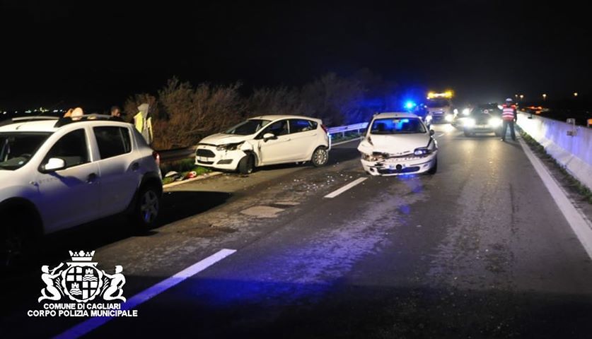 Tamponamento sulla statale 195, tre auto coinvolte tra Cagliari e Capoterra: ferita una donna