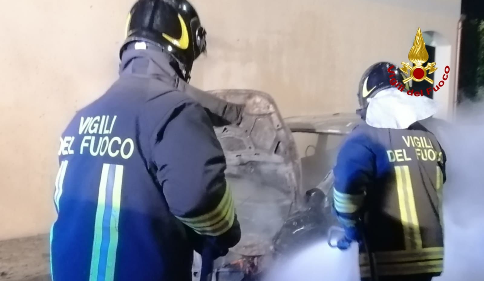 Ancora auto in fiamme: due vetture distrutte a Cagliari e Selargius
