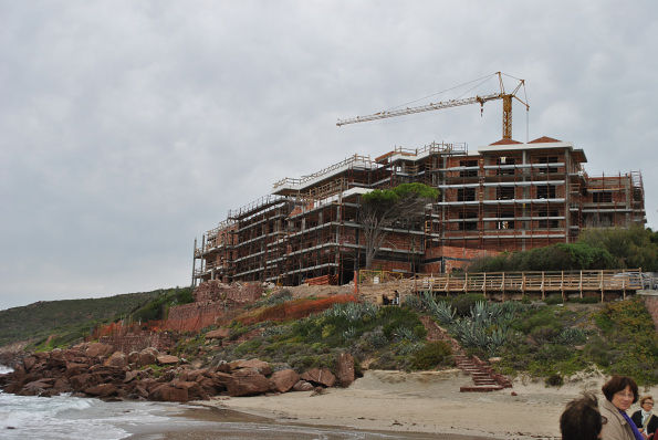 Difendere le coste della Sardegna, difendere il proprio futuro: più di 10mila cittadini schierati per la tutela