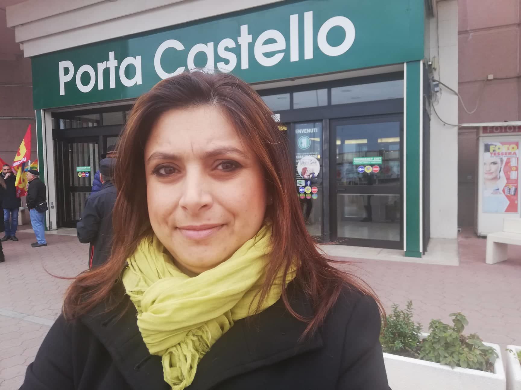 Monica di Dolianova, mamma lavoratrice: “Brico vuole trasferirmi ma la mia vita è in Sardegna”