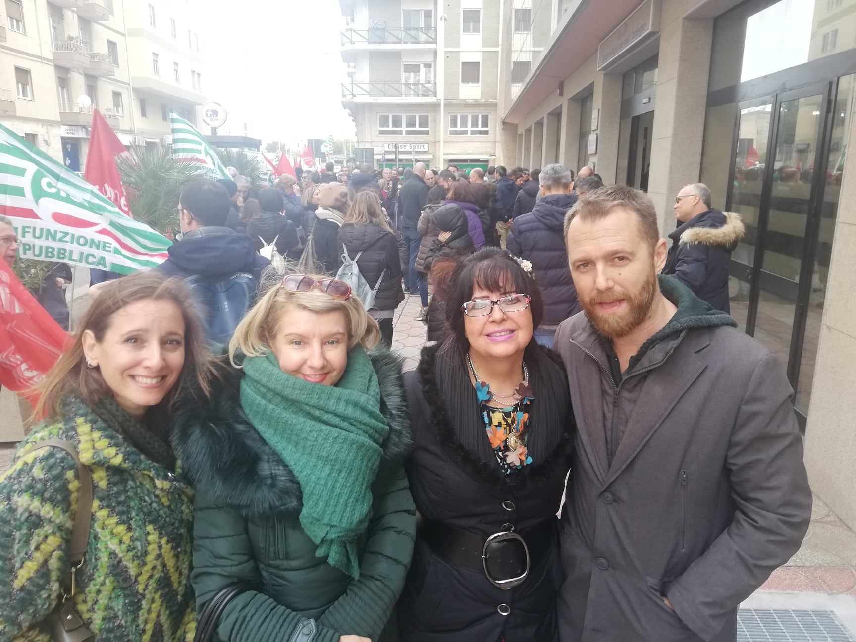 Cagliari, la rabbia dei lavoratori delle agenzie fiscali: “Senza bonus in busta paga e sotto stress”