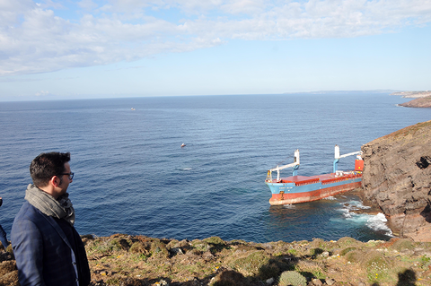Nave incagliata a Sant’Antioco, Lampis: “Nessun danno ambientale”