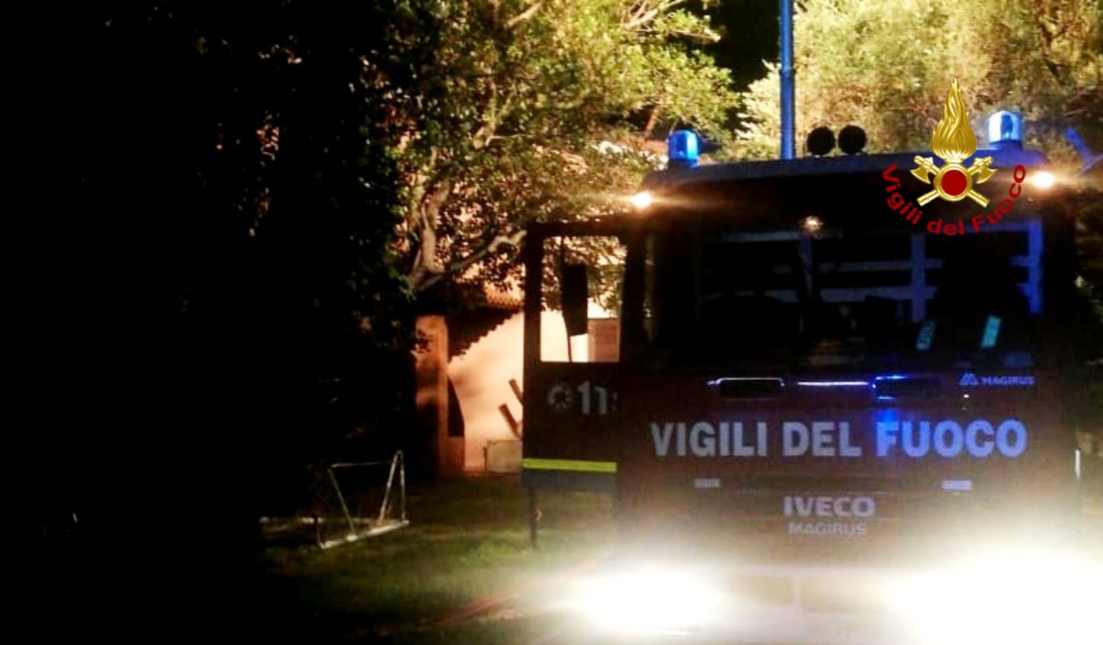 Paura a Pula, villetta di due piani avvolta dalle fiamme a Santa Margherita