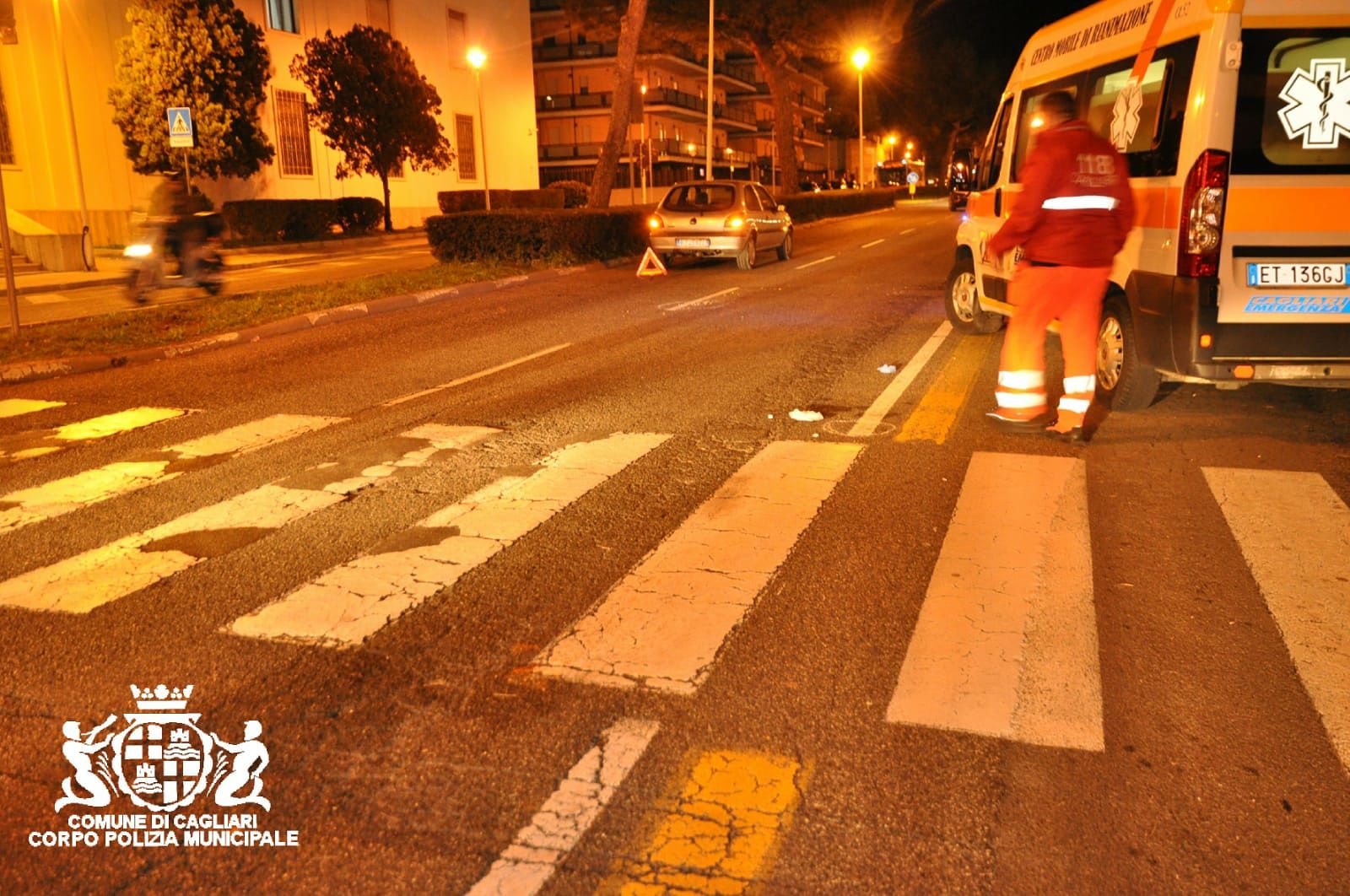 Cagliari, anziano al volante investe una 41enne sulle strisce in viale Diaz