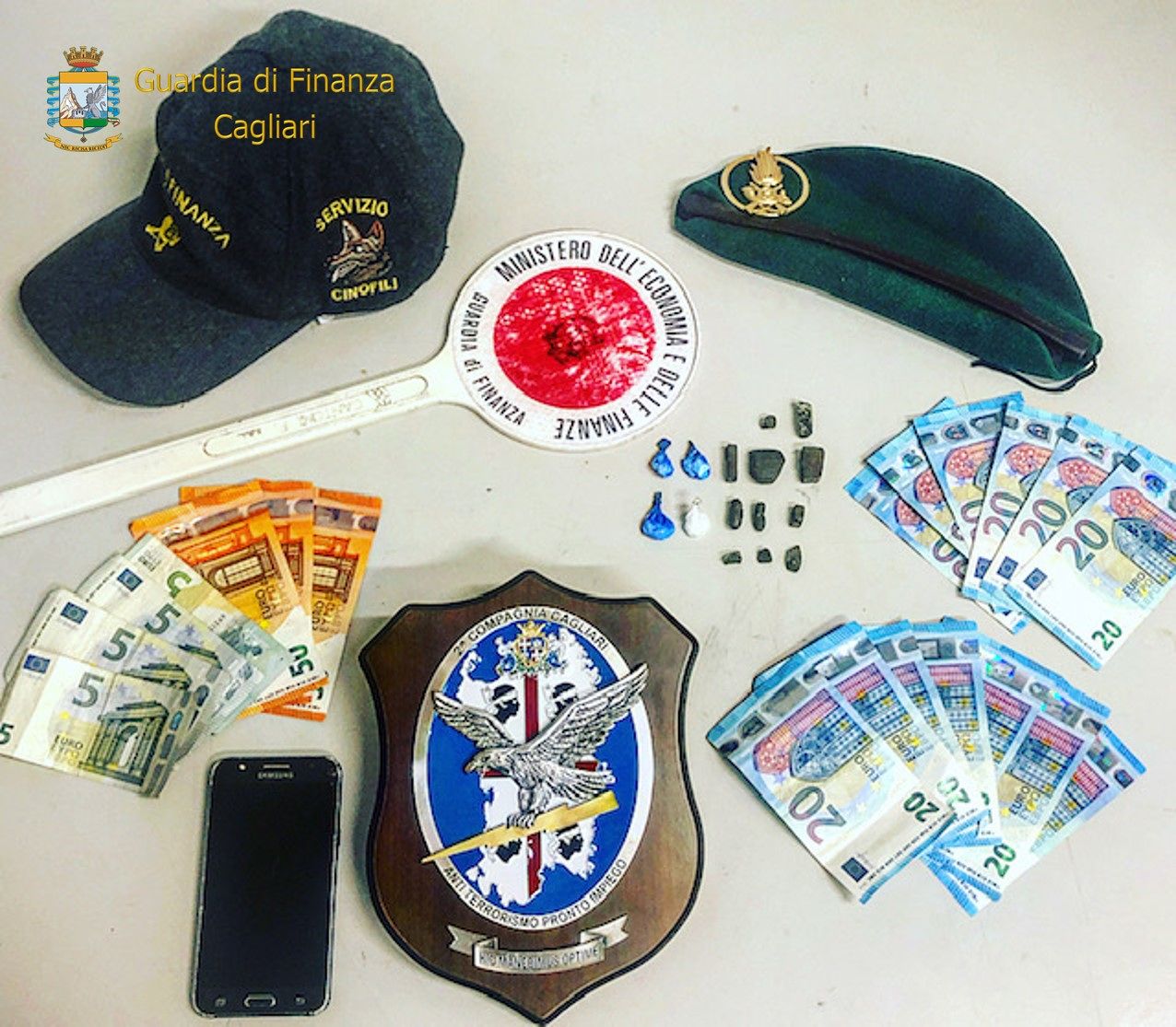 Cagliari, giovane pusher in trappola in via Castelli: arrestato dai Baschi Verdi con coca e hashish in tasca