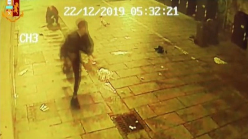 Cagliari, anziano picchiato alla Marina: “Liberato l’algerino, non è stato lui”