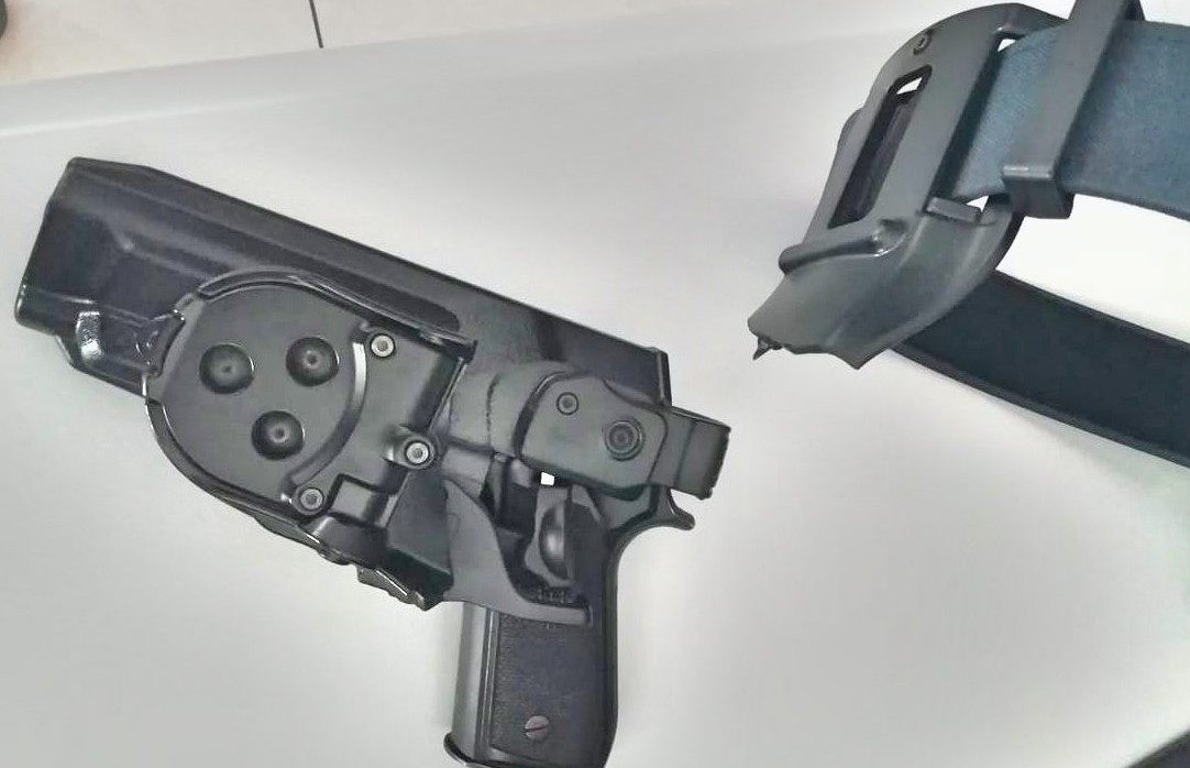 Cagliari, l’allarme: “Fondine delle pistole dei poliziotti rotte, dopo Trieste non vogliamo piangere altri morti”